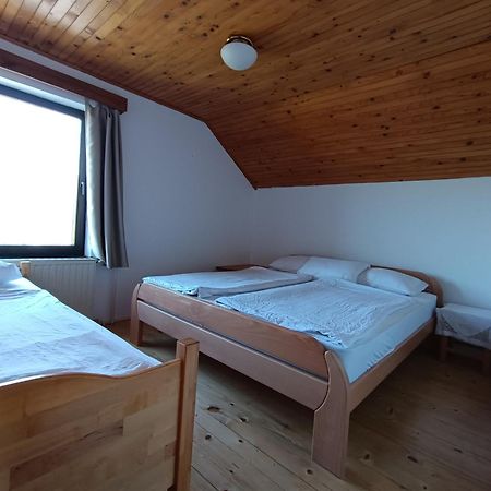 Villa Tourist Farm Strle With Great Local Food à Cerknica Extérieur photo