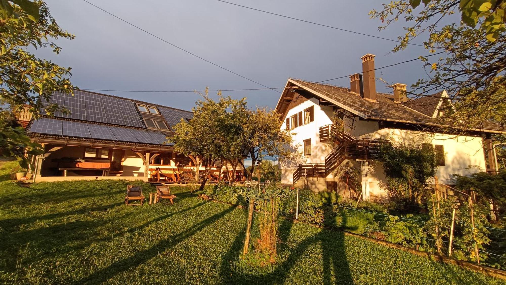 Villa Tourist Farm Strle With Great Local Food à Cerknica Extérieur photo